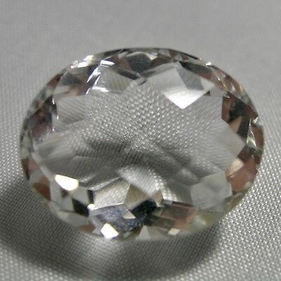 Echter Weisser Ovaler Bergkristall 33.9ct 22.9x17.9mm