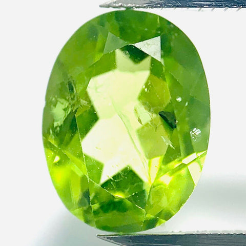 Echter Grüner Ovaler Peridot 2.31ct 8.9x6.8mm