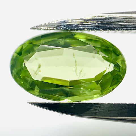 Echter Grüner Ovaler Peridot 1.22ct 9x5.5mm